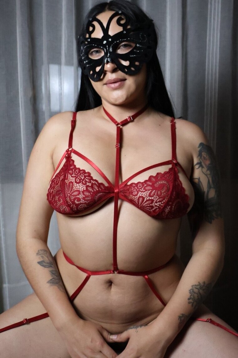 Cora Reina cover image