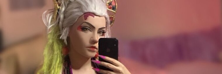 Cosplay_Red banner image
