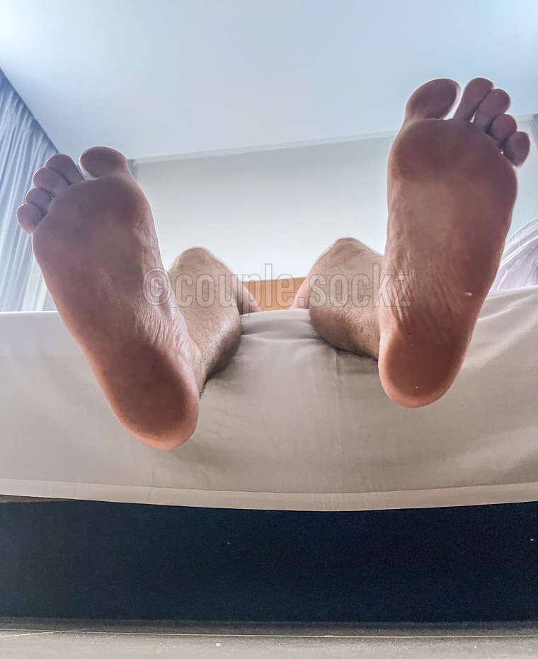 couple.sockz cover image