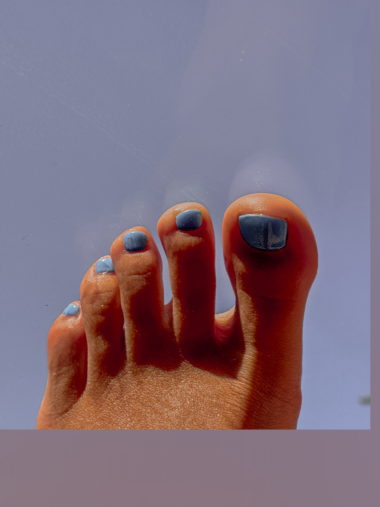 FEET PHOTOS 👣 banner image