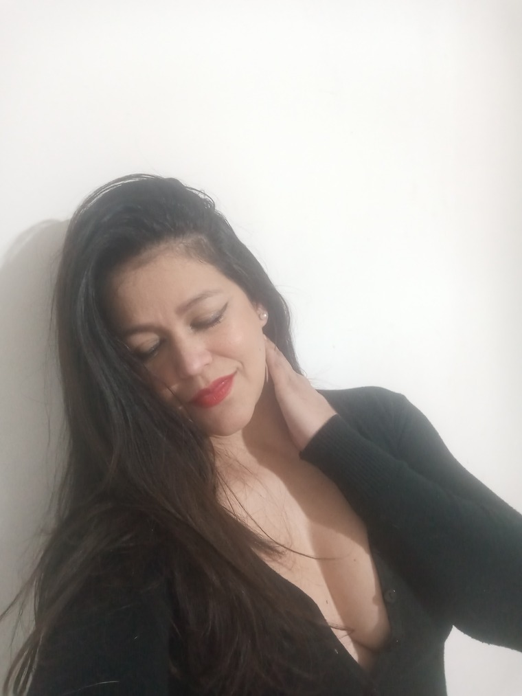 Sexy Latina banner image