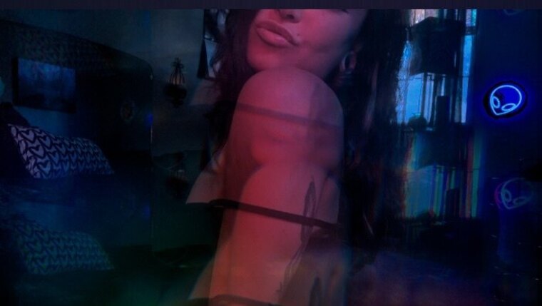 Miss Aurelia Voss 💋 cover image