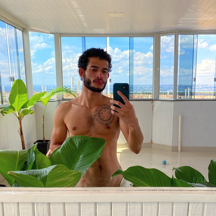 Carlos Thiago Santos cover image