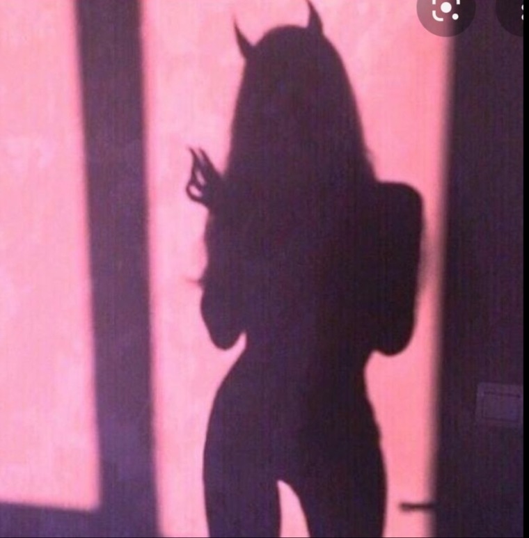 LA CUBANITA👹🙈 cover image