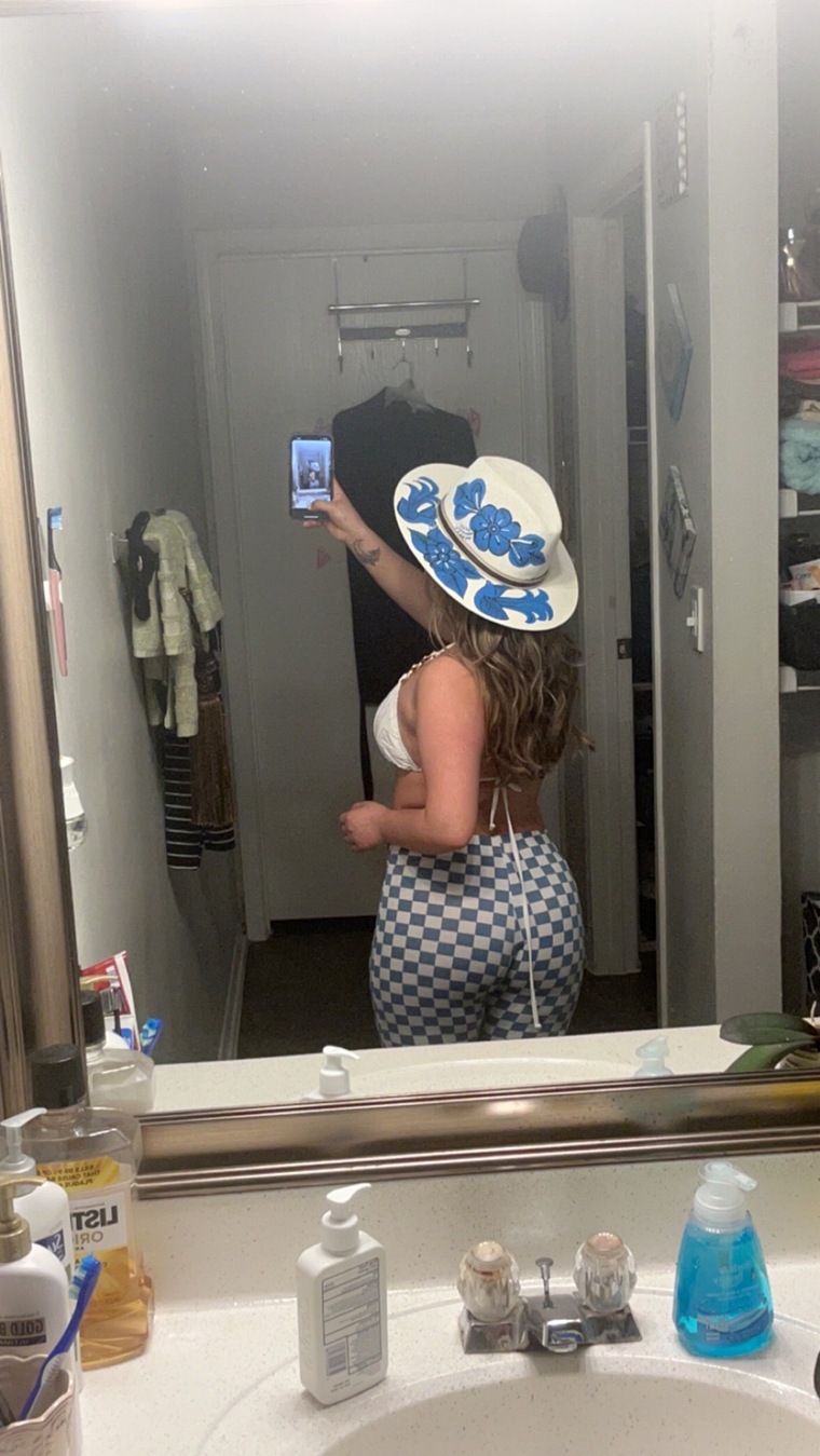 Curious Brunettexoxo cover image