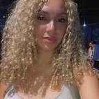 Curly Chris Bella avatar