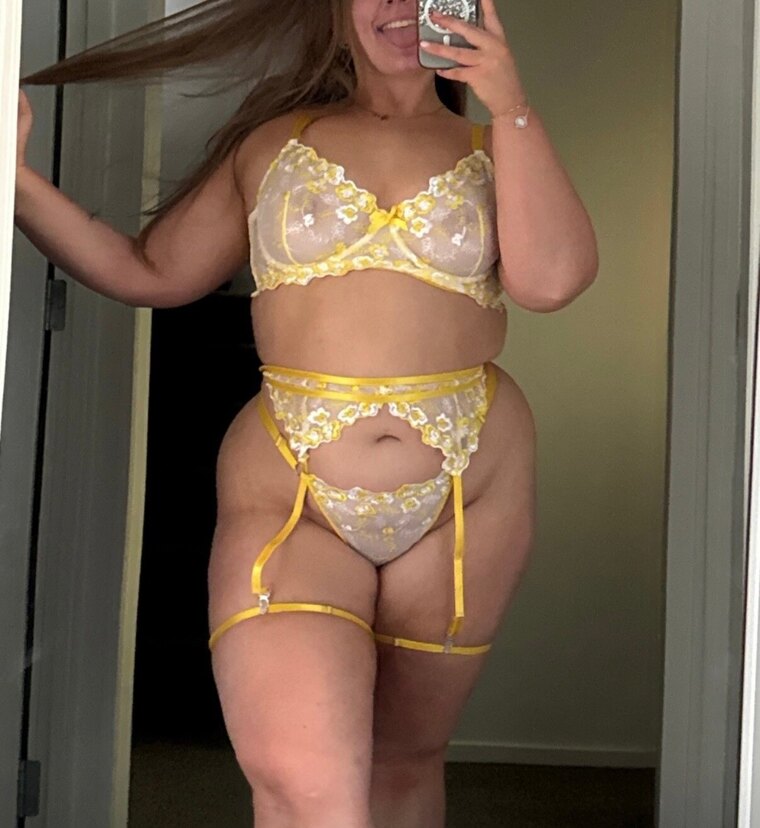 Curvykiwi cover image