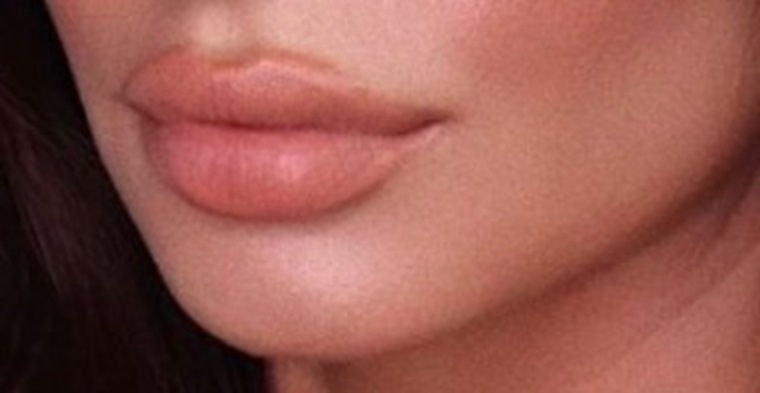 the curvy&amp;faceless girl cover image