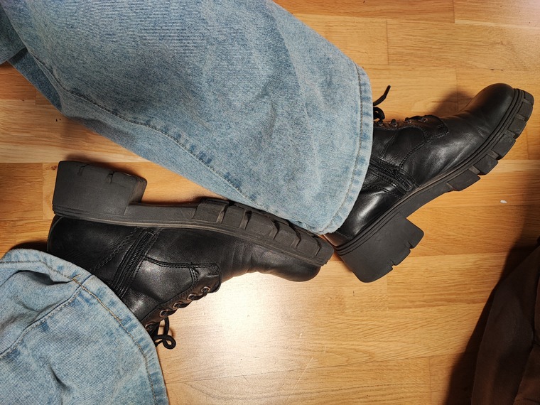 CurvyGirlFeet cover image