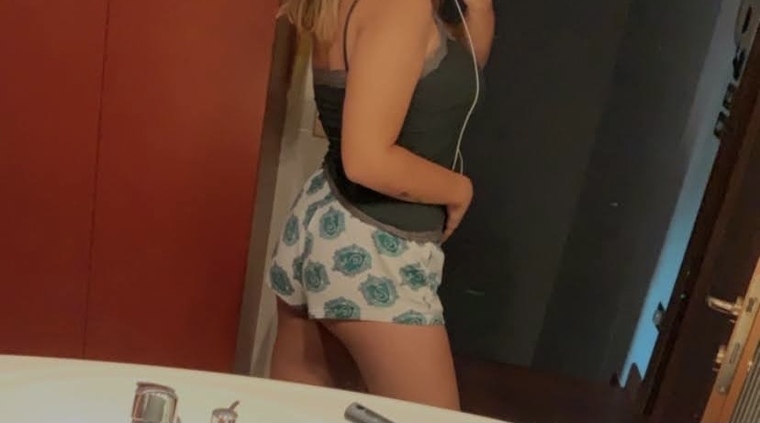 Lizzie β€οΈβπ₯ banner image