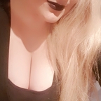 Curvy lizzy avatar