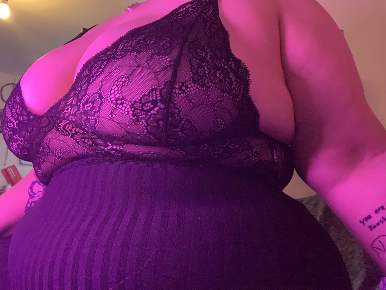 curvylouxo cover image