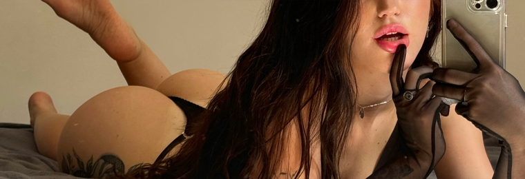 Julia🙈 cover image