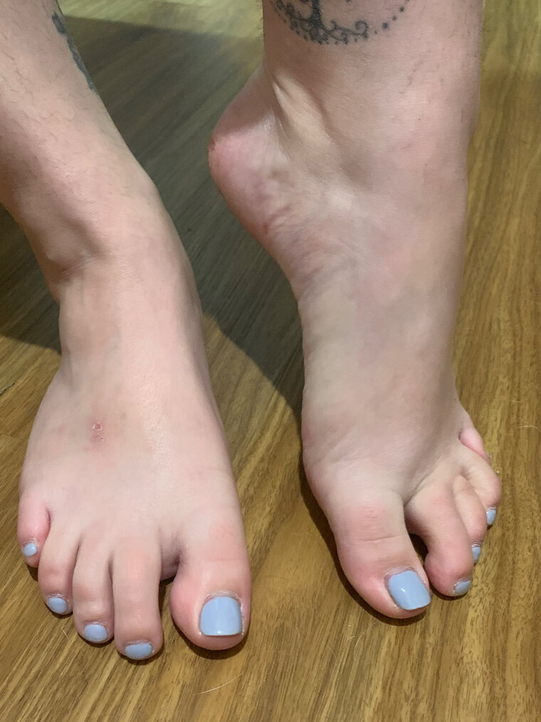 Cute Australian Feet banner image
