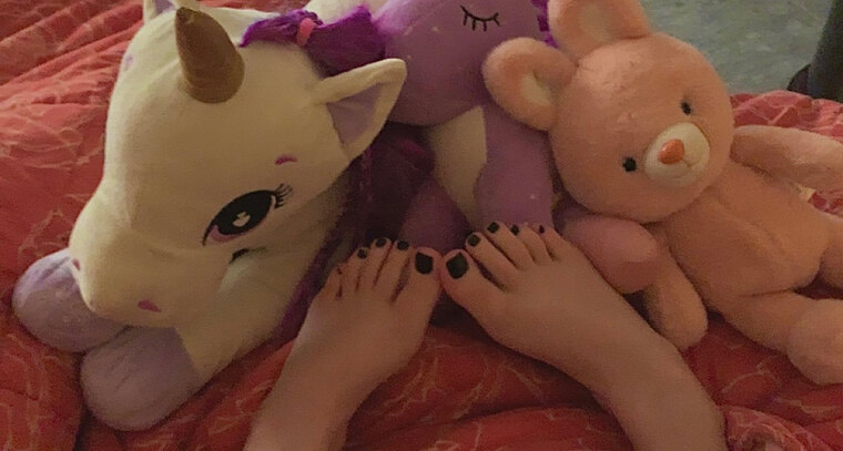 CuteLiLfeet18 banner image