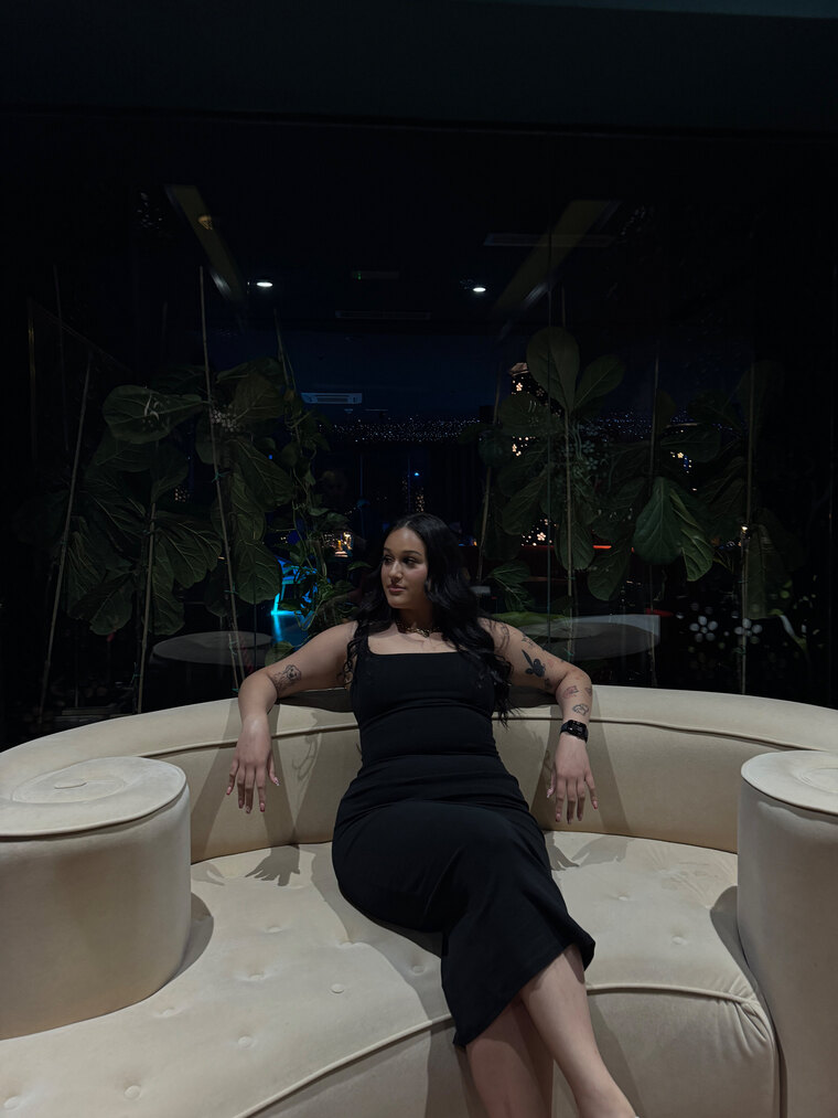 Liz🦥 cover image