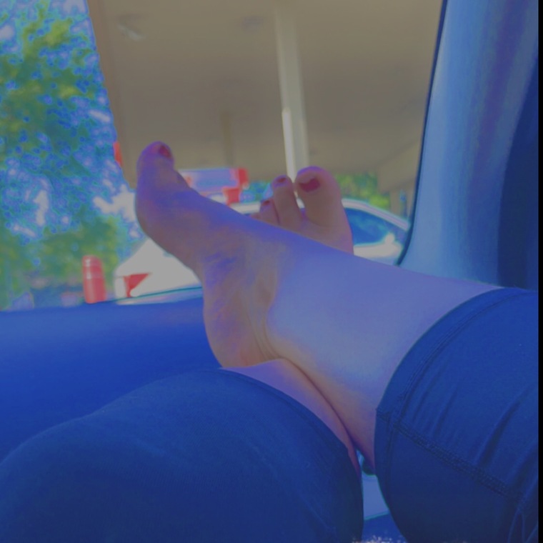 Cute Wittle Feet banner image