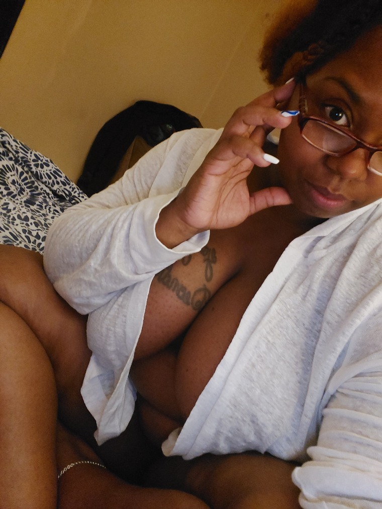 🏆HugeBoobieCutie 💋 cover image