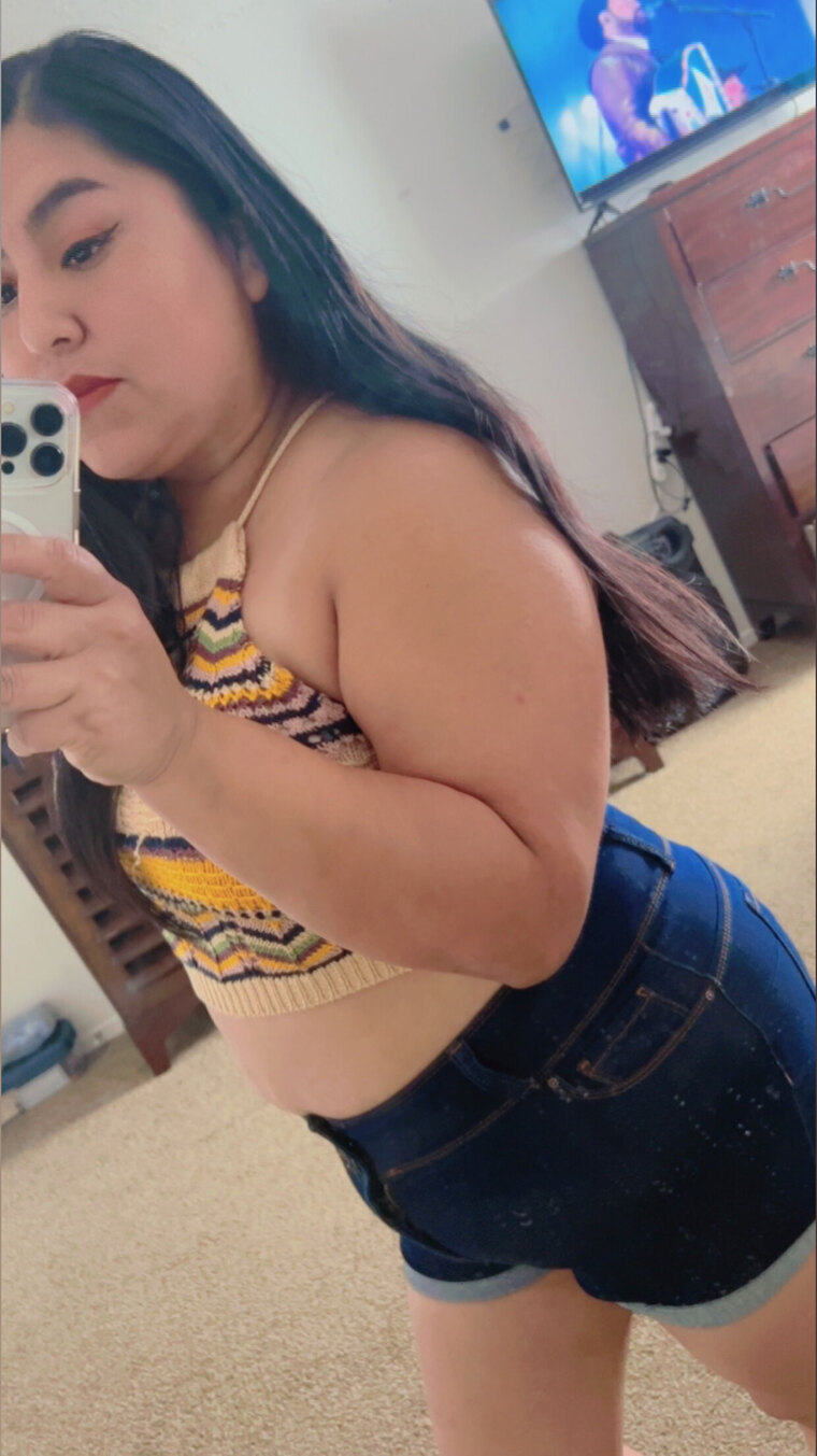 Latina cover image