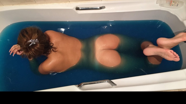 Petite Latina banner image