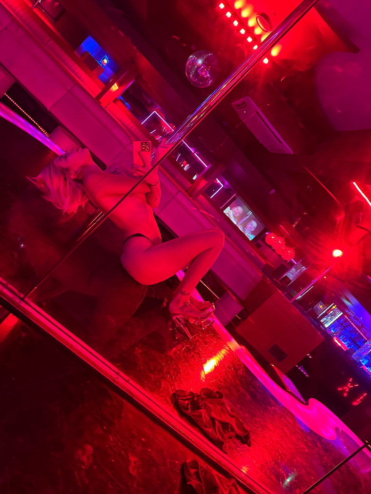 XXXDaddyslilM1lf 😈💋 cover image