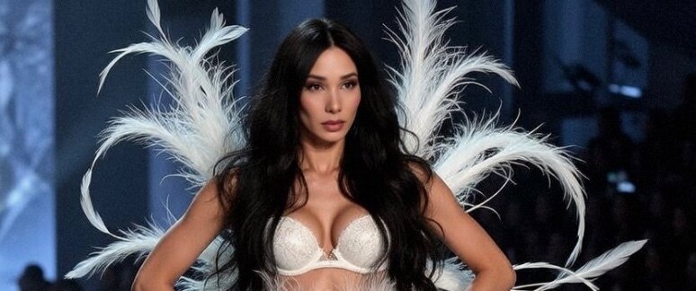 Dafhne Brunette banner image