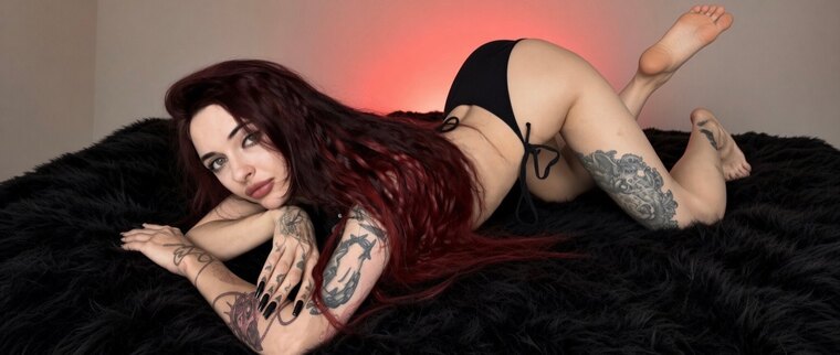 Daisy🖤 cover image