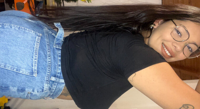 Latina Hot ❤️‍🔥 cover image