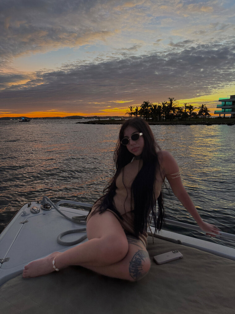 Dania Ospina cover image