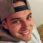 DamianLaRoux avatar