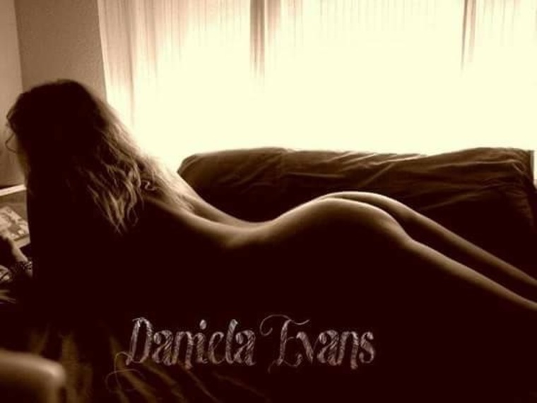 Daniela Evans banner image