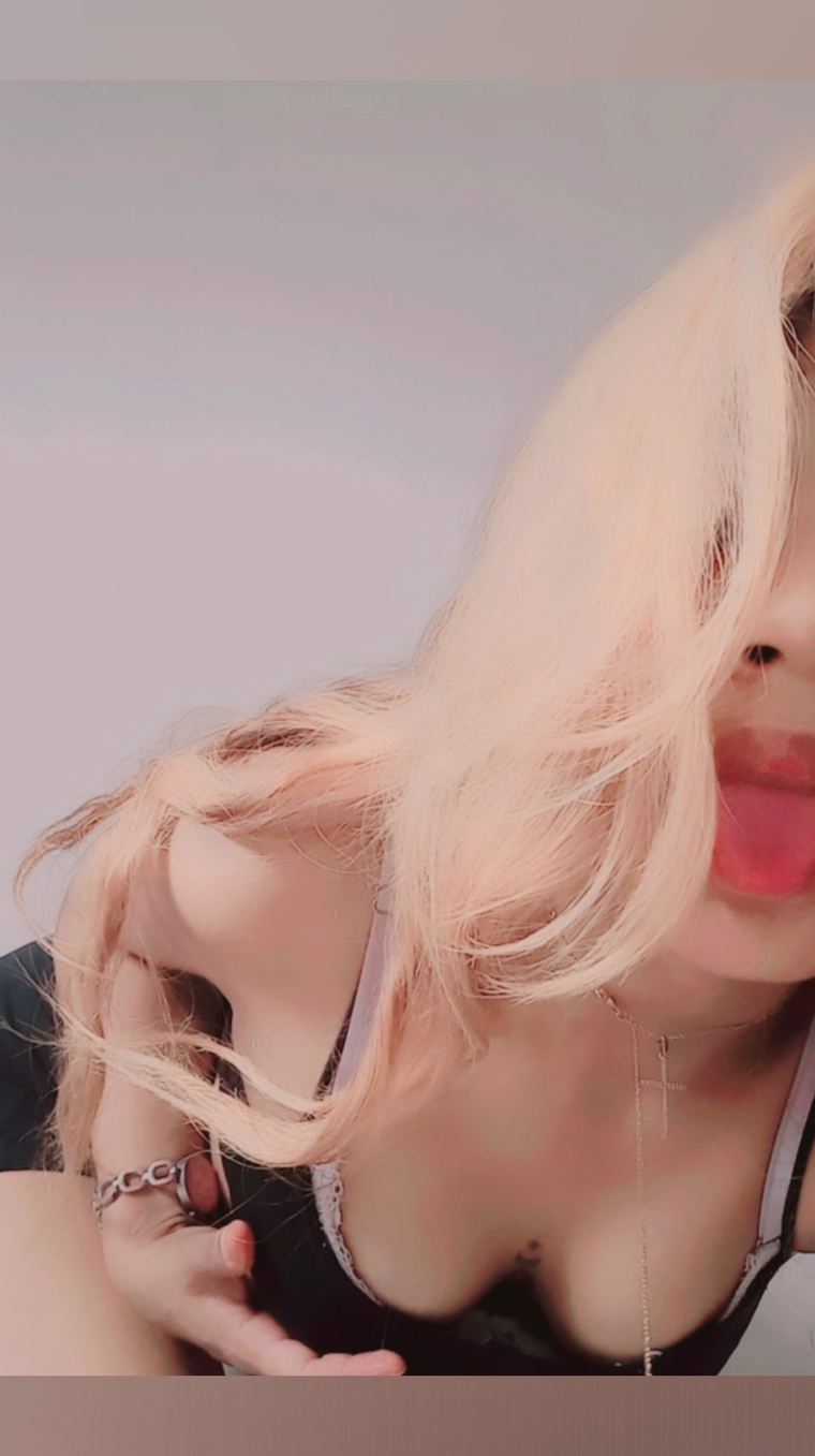 Daniela Lukyanova cover image