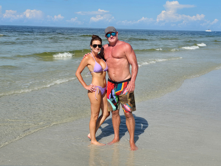 Dan and Stephanie(Couple Account) cover image