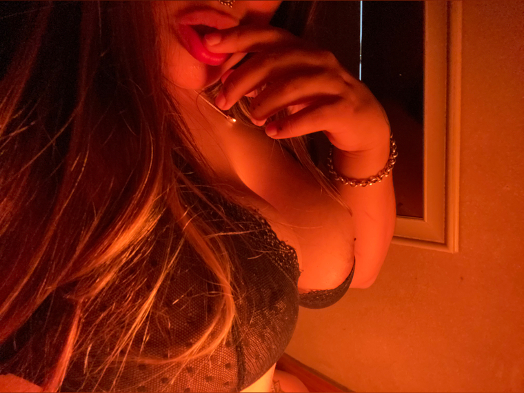 hot mommy😈 cover image