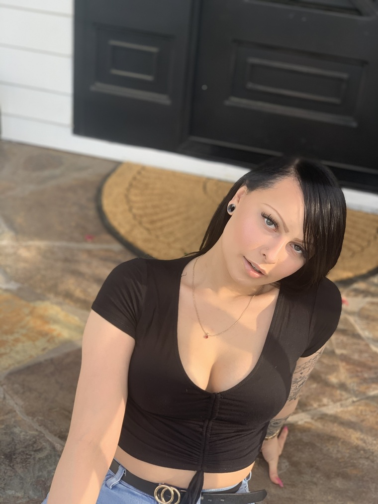 Davina banner image