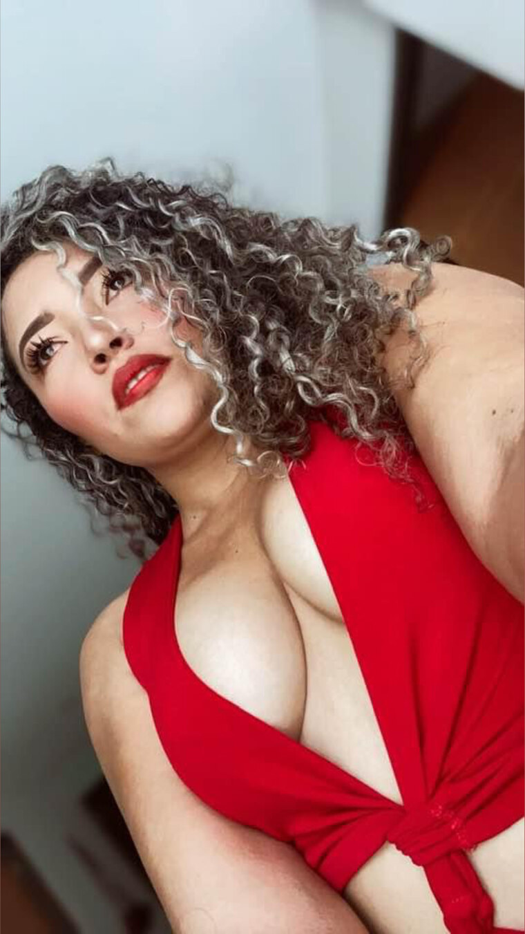 DAYANA FOX banner image