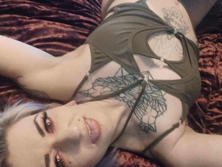 Delilah ♡ banner image