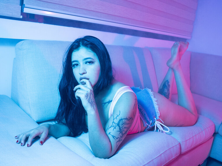Debunnie 🐰❤️🔥 banner image