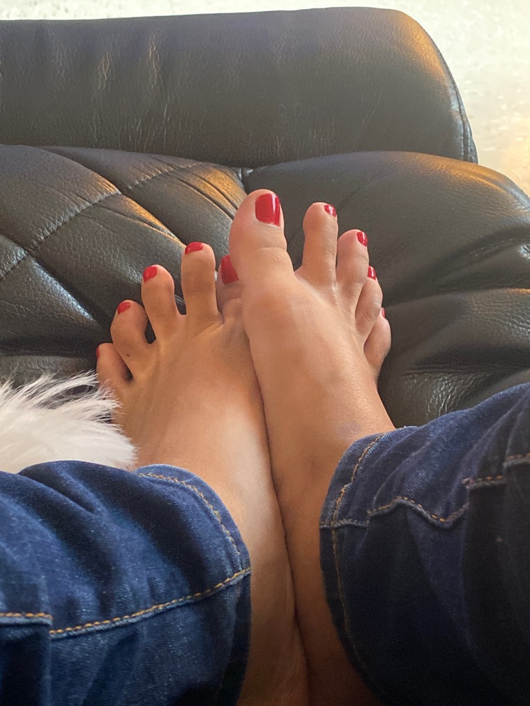 Dee Marie banner image