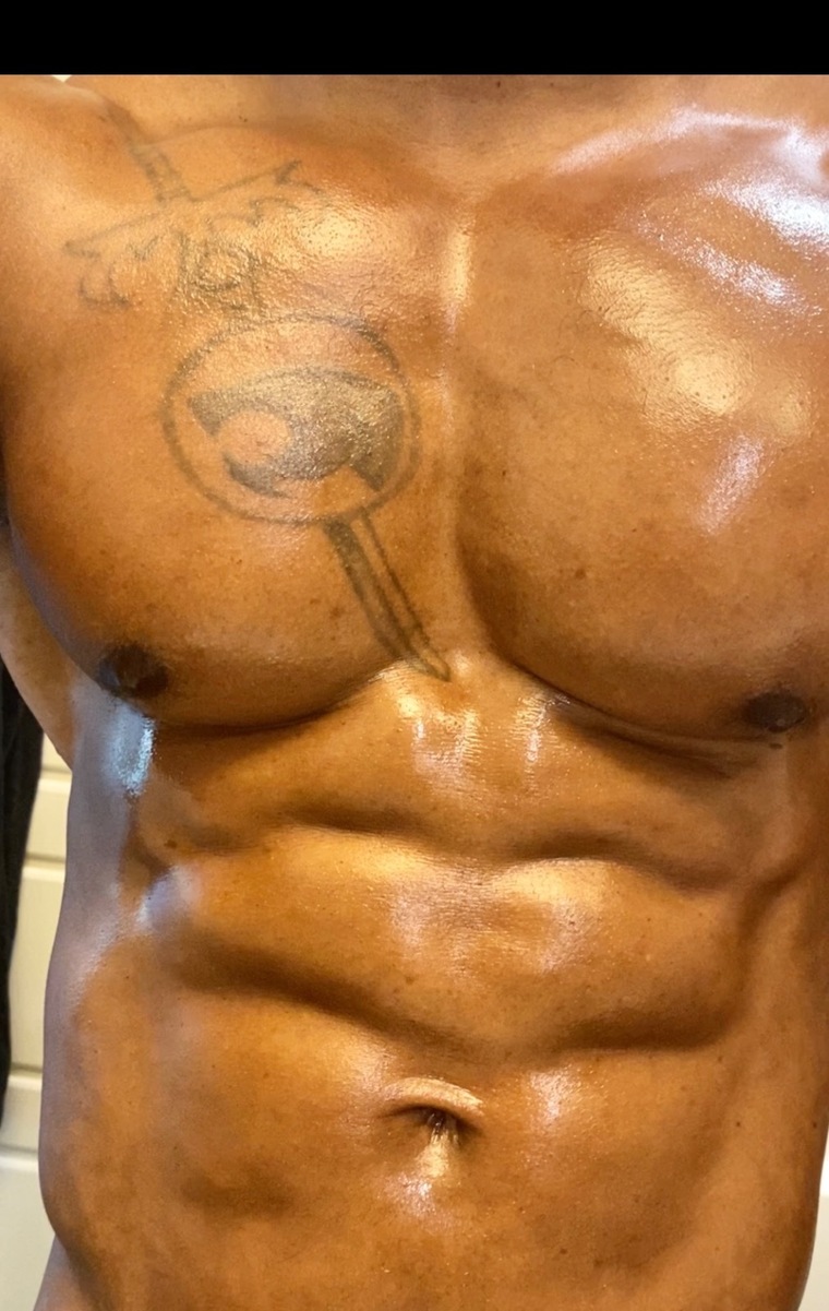 @deesteel33 cover image