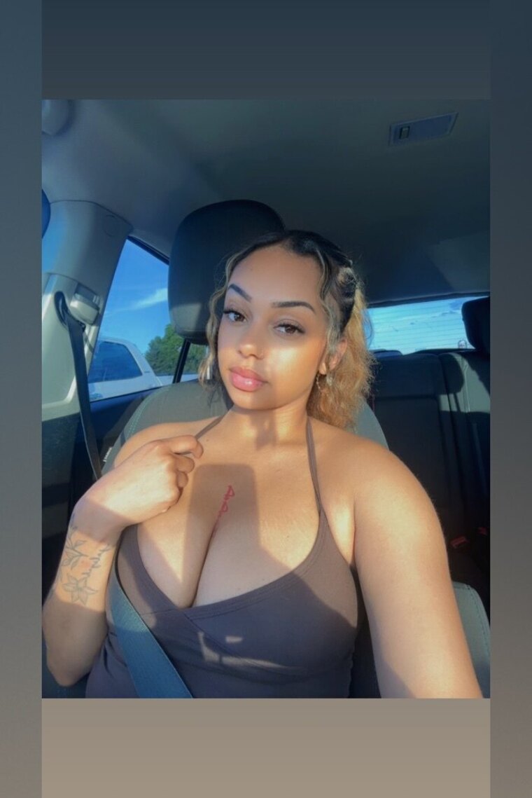 Destinee🍑💋 cover image