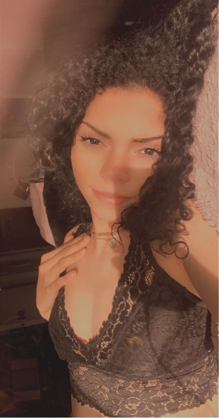 desiraë dahlia cover image