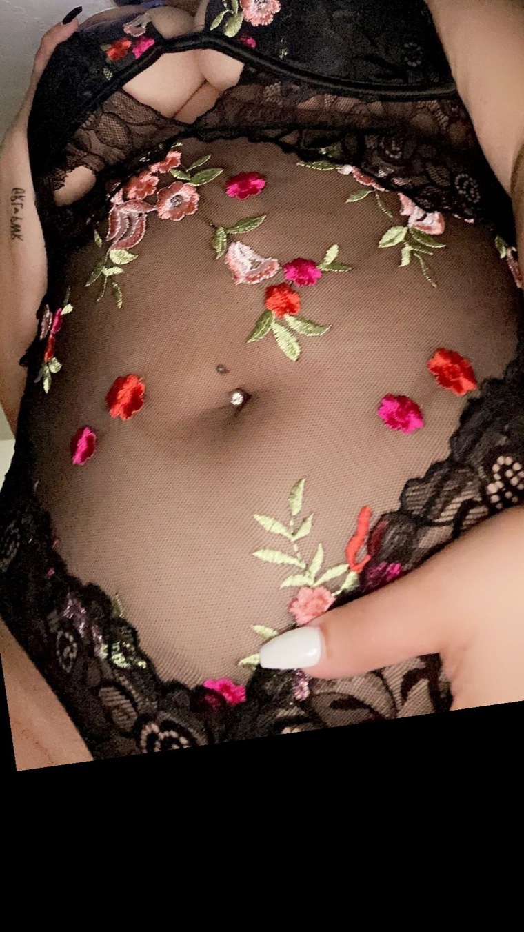 Desiree😈 cover image