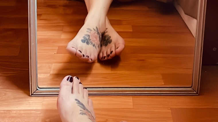Diablita's Tattooed Feet banner image
