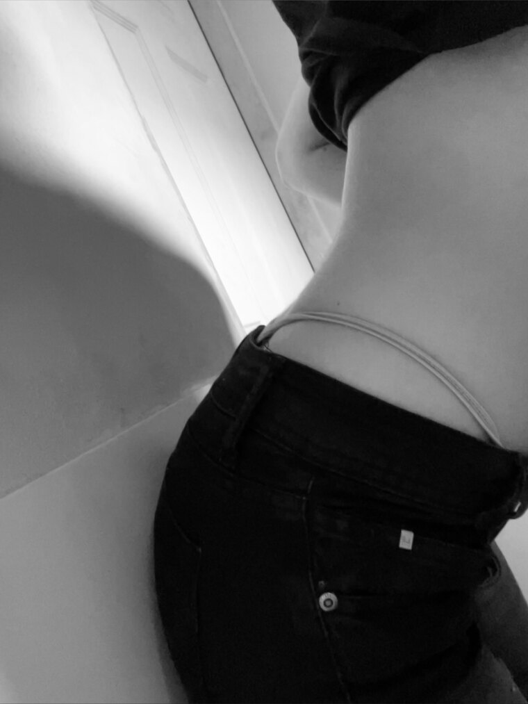 Discreet girl banner image