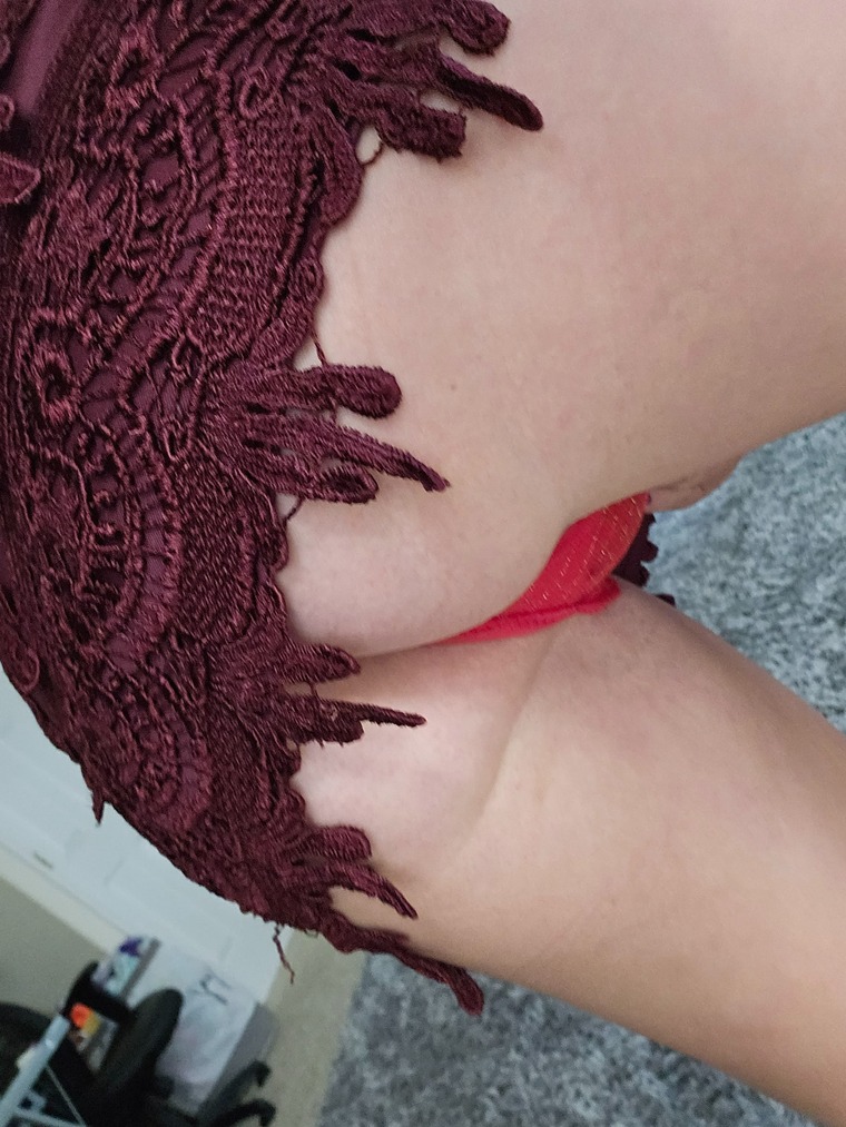 Roxy Momma 69 banner image