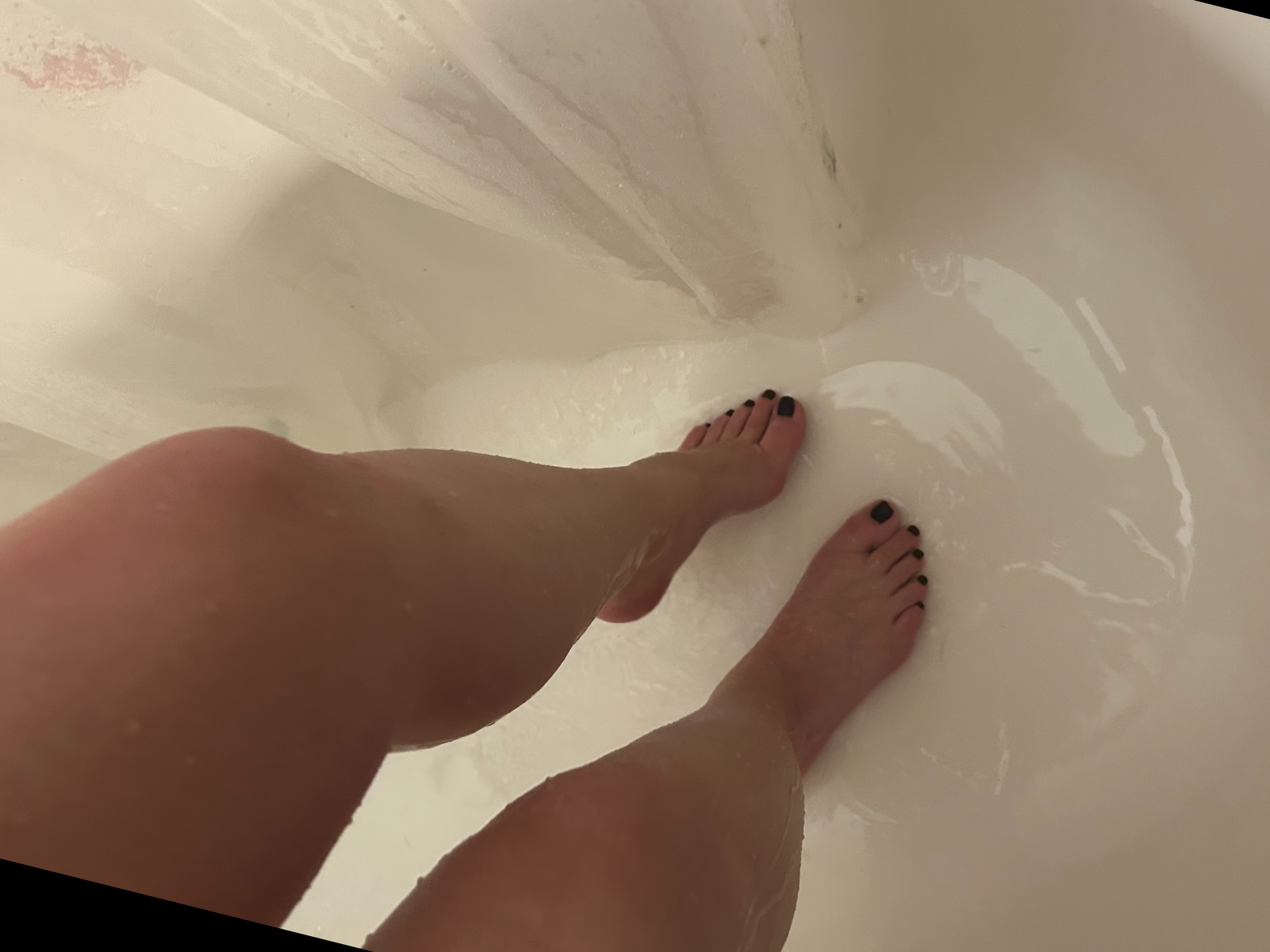 Discrete Petite Feet banner image