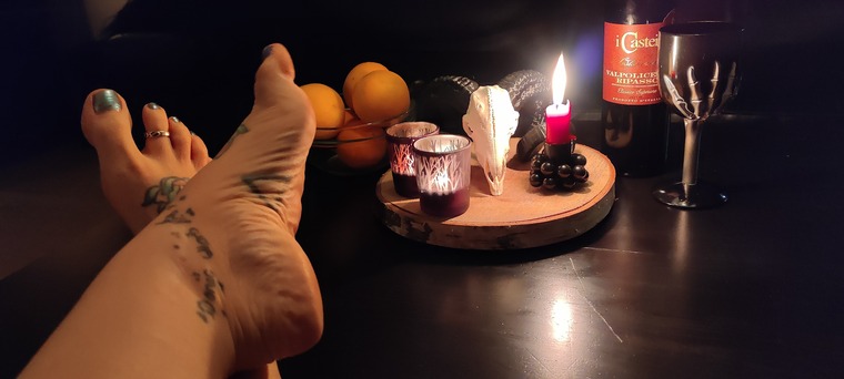 ditteslegsandfeet cover image