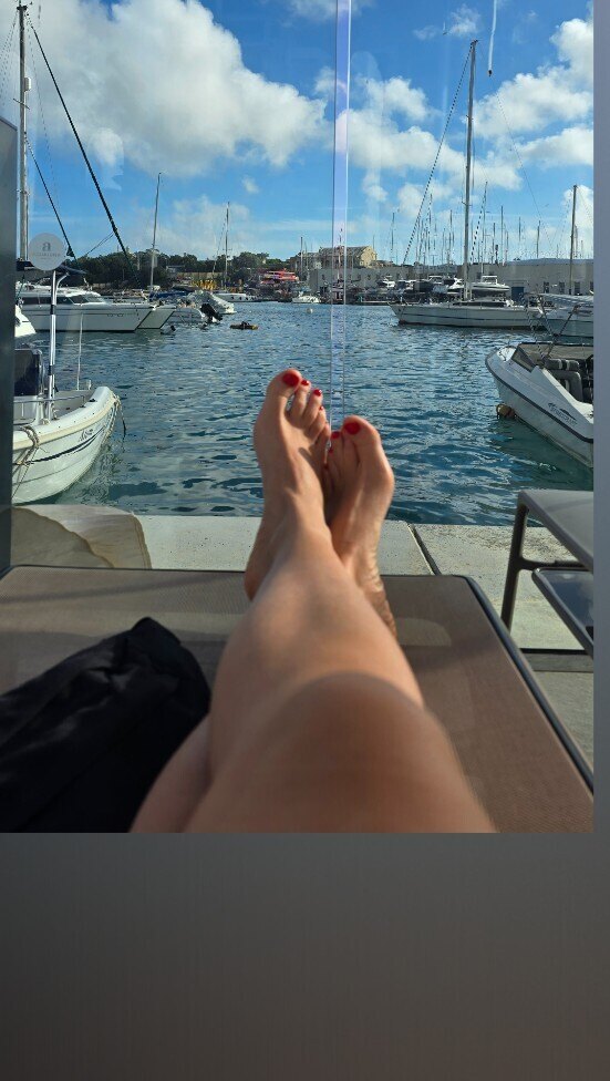 divine.fetish.feet banner image