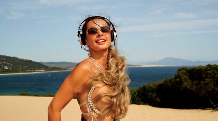Topless Dj Milana cover image